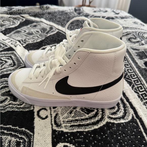 Nike White and Black High-Tops - Picture 3 of 4